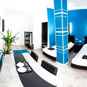 https://huxx-rooms.com-bavaria.com