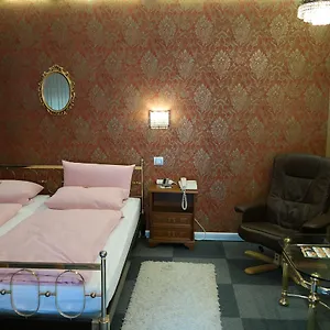 3* Hotel Am Hallenbad Garni